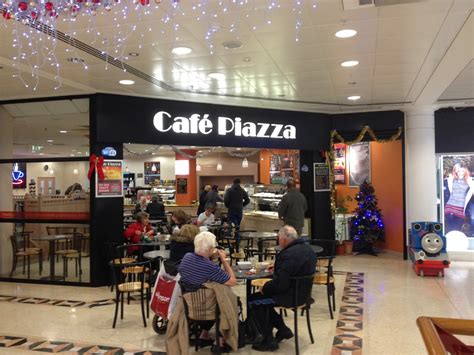 Cafe piazza - Cafe Piazza: OK, this must be the best trained most enthusiastic staff I've seen! - See 210 traveller reviews, 100 candid photos, and great deals for London, UK, at Tripadvisor.